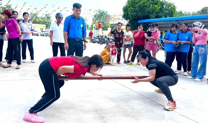 Môn thi đẩy gậy tại Đại hội Thể dục thể thao phường Trị An lần thứ I-2026. Ảnh: C.T.V