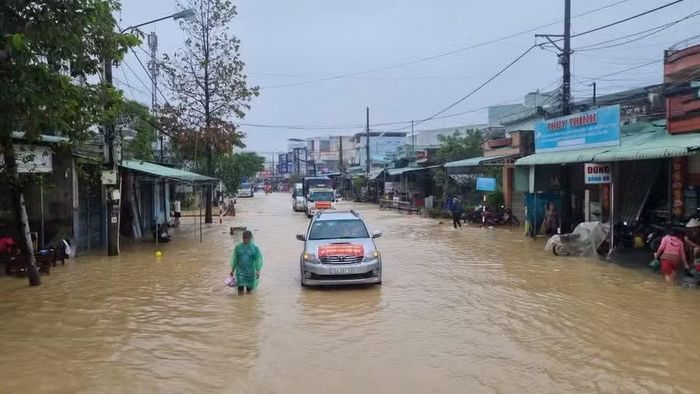 Thủ tướng Chính phủ yêu cầu các bộ, ngành, địa phương chủ động lãnh đạo, chỉ đạo triển khai đồng bộ, hiệu quả công tác phòng, chống, khắc phục hậu quả thiên tai. Ảnh: Phương Vi
