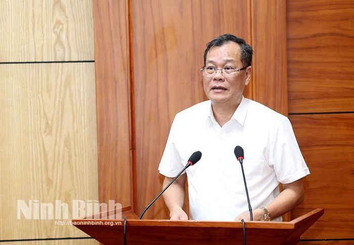 Đồng chí Lê Quốc Chỉnh, Phó Bí thư Tỉnh ủy, Chủ tịch HĐND tỉnh phát biểu kết luận hội nghị.