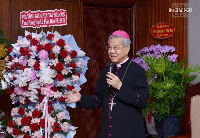 Ngài Tổng Giám mục chúc mừng Đại lễ Phật đản đến chư tôn đức Ban Trị sự Phật giáo TP.HCM