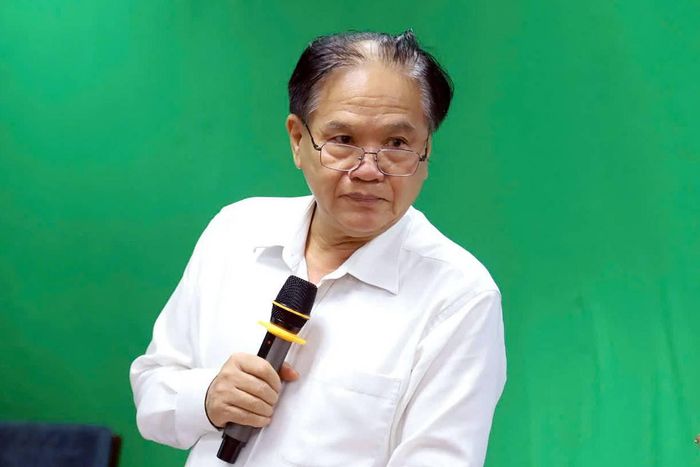  PGS.TS Nguyễn Thế Chinh phát biểu tại tọa đàm. 