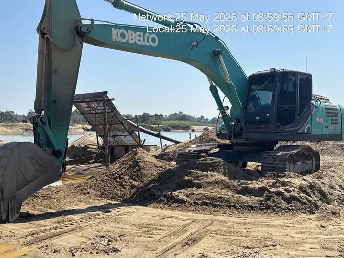 Các phương tiện vi phạm bị lực lượng chức năng tạm giữ.