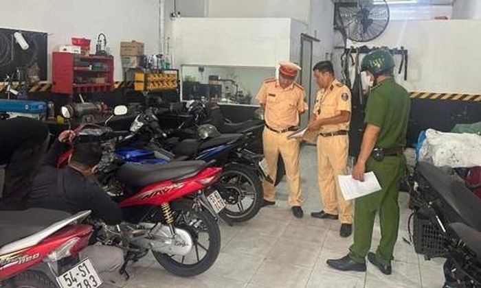 CAP.Đông Hưng Thuận kiểm tra, vận động các chủ cơ sở kinh doanh không tự ý "độ, chế" xe điện, xe máy trái quy định