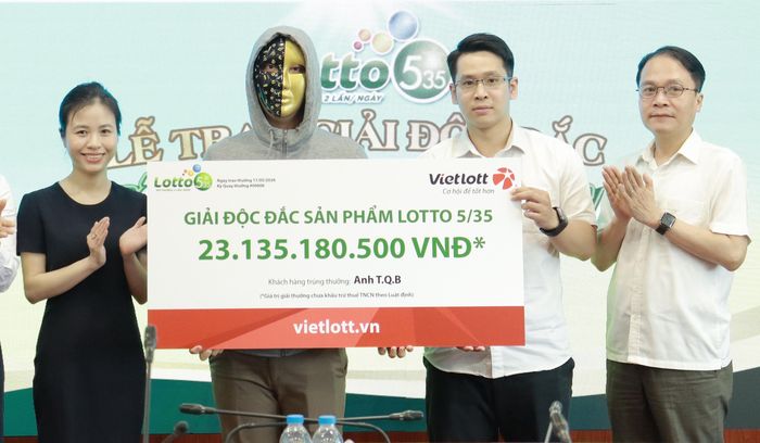 Anh B. trúng số hơn 23 tỷ đồng. (Ảnh: Đại Việt)