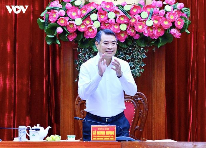 Thủ tướng làm việc với Ban thường vụ Tỉnh ủy Vĩnh Long.