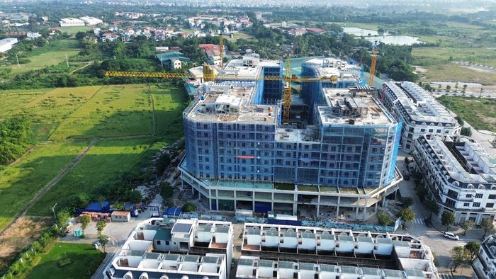 Khu nhà ở xã hội đang được xây dựng tại xã Đông Anh. Ảnh: Quang Thái