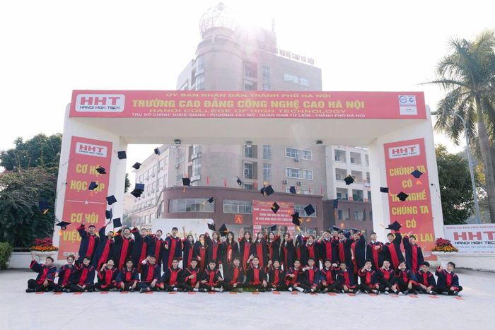 Đoàn Thanh niên trường luôn khẳng định vai trò nòng cốt, là cánh tay đắc lực của Đảng ủy và Ban Giám hiệu xây dựng một HHT vững mạnh.