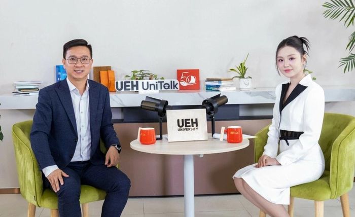 TS. Ngô Công Khánh cho rằng, hai yếu tố quan trọng nhất đối với người trẻ hiện nay là tư duy toàn cầu và khả năng thích nghi. Ảnh: UEH.
