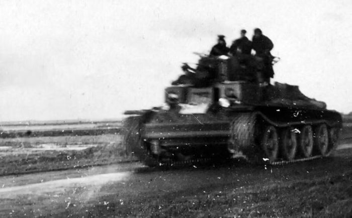 Trong bối cảnh đó, Mỹ đã khởi động chương trình phát triển xe tăng hạng nặng T29 Heavy Tank, với mục tiêu tạo ra một đối trọng trực tiếp trên chiến trường châu Âu.