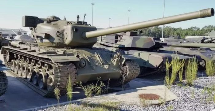 Xe tăng hạng nặng T-29 được thiết kế với trọng tâm là hỏa lực mạnh. Phương tiện này trang bị pháo nòng xoắn cỡ 105 mm, cho phép bắn các loại đạn xuyên giáp và đạn nổ mạnh với hiệu quả cao.