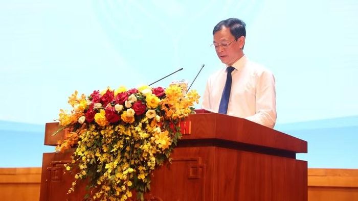 Thứ trưởng Y tế Nguyễn Tri Thức chia sẻ thông tin tại lễ phát động.
