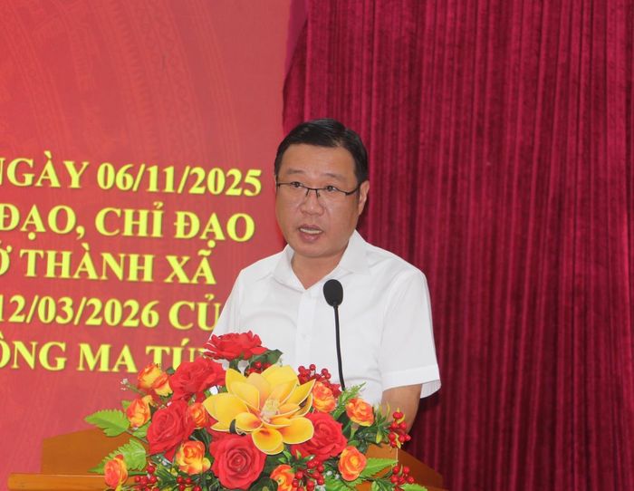 Chủ tịch UBND xã Hòa Tiến Nguyễn Tấn Khoa phát biểu tại Hội nghị.