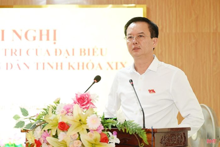  Phó Chủ tịch Thường trực UBND tỉnh Trần Báu Hà tiếp thu, trao đổi một số vấn đề liên quan đến phản ánh, kiến nghị của cử tri. 