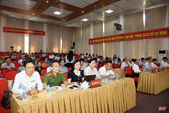 Đại biểu tham dự hội nghị.