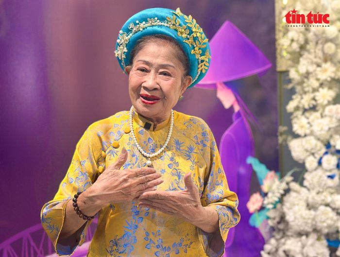 NNƯT Kim Vàng mong mỏi người trẻ sẽ tiếp nối hành trình gìn giữ và phát huy nét đẹp của Ca Huế.