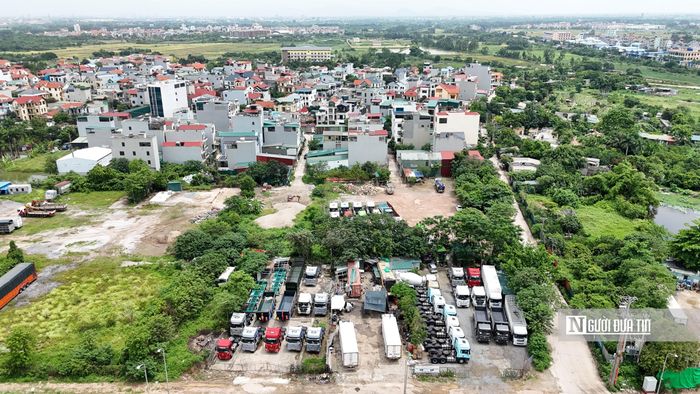 Theo ông Nguyễn Mậu Thịnh - Trưởng phòng kinh tế xã Thiên Lộc, khu đất này nằm trong khu đất giãn dân của thôn Bầu chưa dùng đến, 1 phần là nằm trong khu xây dựng hạ tầng kỹ thuật Đông Nam thôn Bầu.