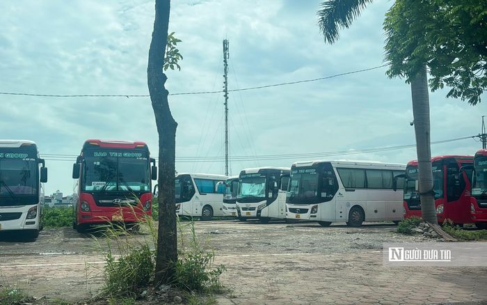 Theo chỉ đạo của UBND Thành phố Hà Nội, các công trình vi phạm hoặc không đủ điều kiện pháp lý sẽ không được cấp điện, nước, hoặc bị ngừng cung cấp nếu đang sử dụng. Đồng thời, thành phố cũng yêu cầu các đơn vị cung cấp dịch vụ rà soát, đảm bảo không cấp điện, nước sai quy định. Lãnh đạo UBND xã Thiên Lộc cho biết, hiện UBND xã đã xây dựng kế hoạch tổ chức, rà soát, kiểm tra xử lý, đến cuối năm 2026 xã dự kiến xử lý 80% đối với các vi phạm trên địa bàn xã.