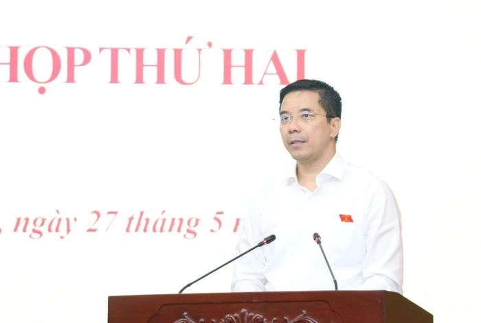 Phó Bí thư Thường trực Tỉnh ủy, Chủ tịch HĐND tỉnh Nguyễn Hồng Phong phát biểu khai mạc kỳ họp.