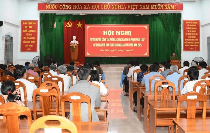 Công an xã Hàm Liêm tổ chức Hội nghị tuyên truyền quy định của pháp luật về khai thác khoáng sản