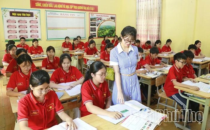 Cô giáo Trần Khánh Ngọc - giáo viên Ngữ văn Trường Phổ thông Dân tộc Nội trú THCS Tân Sơn luôn nỗ lực sáng tạo, đổi mới phương pháp giảng dạy, nâng cao chất lượng giáo dục.