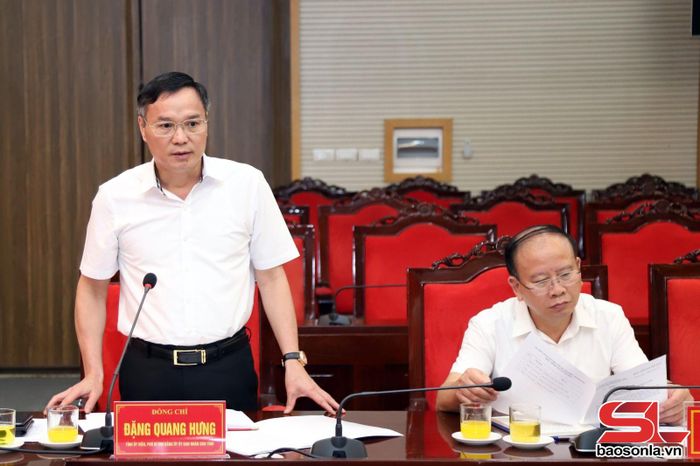 Lãnh đạo Đảng ủy UBND tỉnh phát biểu tại hội nghị.