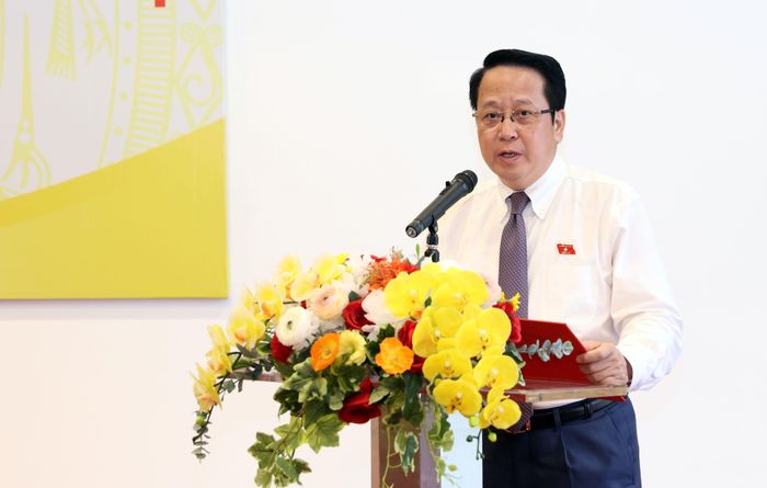 Phó Chủ nhiệm Ủy ban Dân nguyện và Giám sát Hoàng Anh Công công bố Quyết định bổ nhiệm