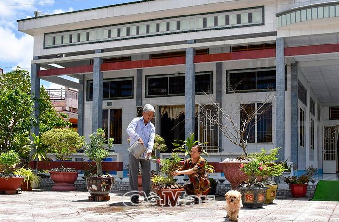 Phường Tân Thành có 100% hộ dân đăng ký gia đình văn hoá, 35/35 khóm giữ vững danh hiệu văn hoá hằng năm.