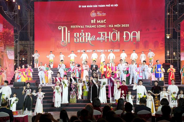 Festival Thăng Long - Hà Nội lần thứ 1 - năm 2025 thành công tốt đẹp. Người dân và du khách mong chờ lần thứ 2 sự kiện trở lại vào mùa thu tới. Ảnh: Phạm Mạnh