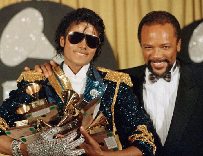  Billie Jean được Michael Jackson và Quincy Jones xây dựng theo hướng tối giản hiệu ứng. 