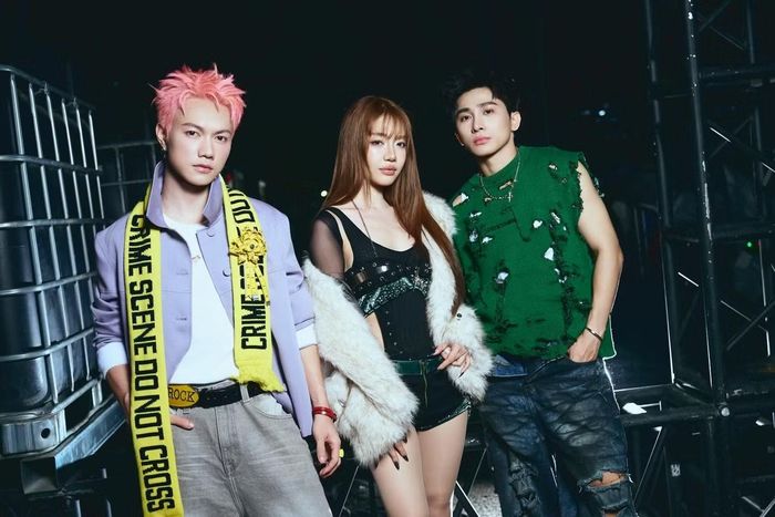 HYO trực thuộc DreamS Entertainment - nơi quản lý của JSOL, Sơn.K hay Hoàng Duyên.