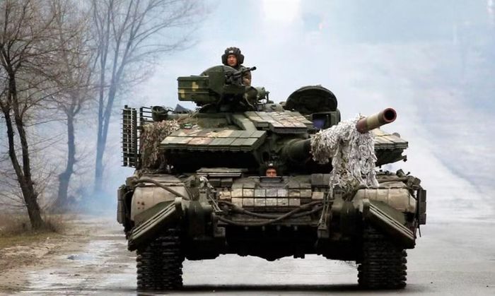 Ở chiều ngược lại, Ukraine và một số quốc gia Đông Âu coi đây là bước đi cần thiết để đảm bảo nguồn viện trợ ổn định, nhất là khi chiến sự đang chuyển sang giai đoạn tiêu hao với cường độ cao.