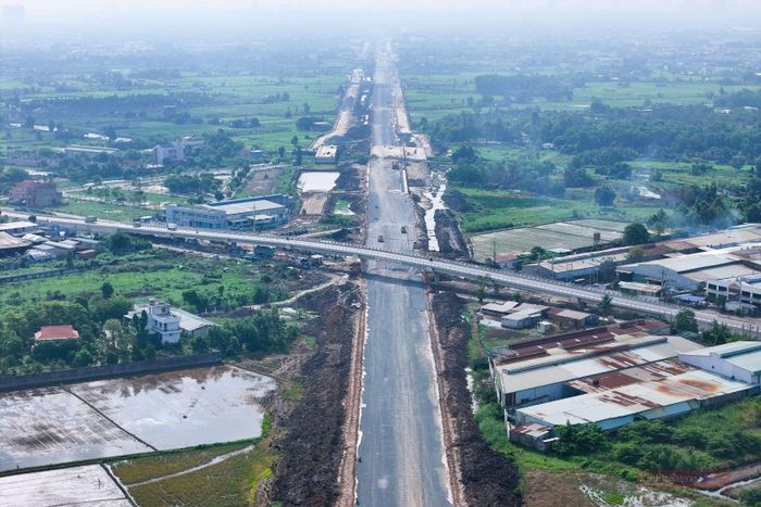 Trước tình trạng này, các nhà thầu kiến nghị sớm có cơ chế điều chỉnh giá phù hợp với thị trường để giảm áp lực tài chính và đảm bảo dòng vốn thi công.