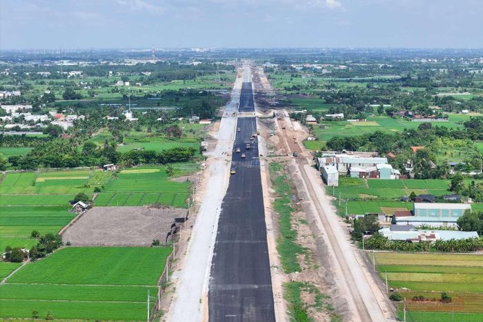 Theo kế hoạch mới nhất, tiến độ thông xe được chia thành hai giai đoạn.