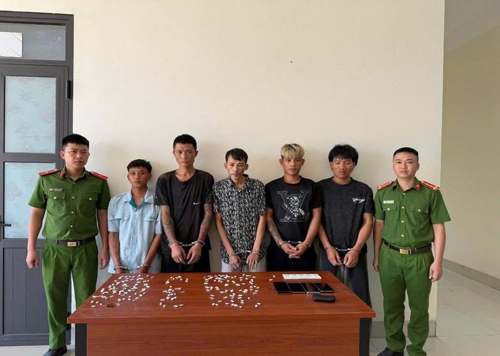 Nhóm đối tượng mua bán trái phép chất ma túy tại Công an phường Lê Hồ, tỉnh Ninh Bình.