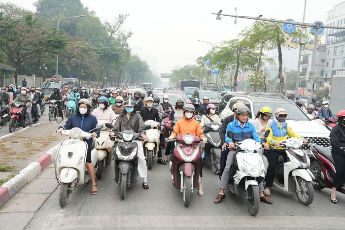 TP Hà Nội dự kiến thu phí phương tiện cơ giới đường bộ lưu thông vào khu vực trong vành đai 1 từ ngày 1-1-2028. Ảnh: Trọng Phú