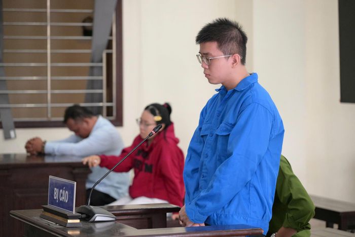  Trần Văn Quý tại tòa. Ảnh: HUỲNH DU 