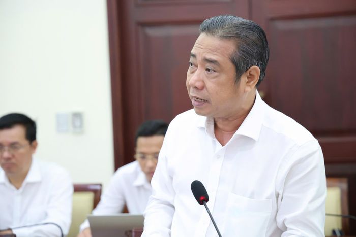  Bí thư Đảng ủy xã Bà Điểm Nguyễn Anh Tuấn cũng nhìn nhận có nhiều khó khăn do diện tích rộng, quy mô dân số đông, khối lượng công việc tăng đột biến. Ảnh: LÊ THOA 
