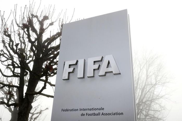FIFA gây tranh cãi vì chính sách bán vé.