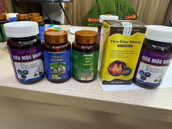 Các loại thuốc được nhóm đối tượng lừa đảo bán cho bệnh nhân.