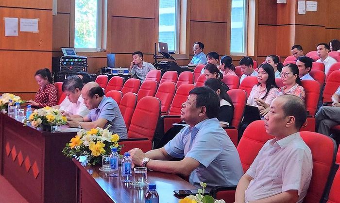 Các đại biểu và học viên tham dự lớp tập huấn