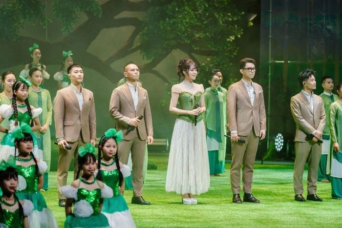Pia Linh hòa giọng cùng Oplus