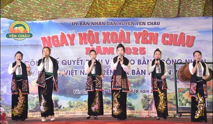Ngày hội nhằm tôn vinh thương hiệu xoài Yên Châu và quảng bá hình ảnh quê hương giàu bản sắc