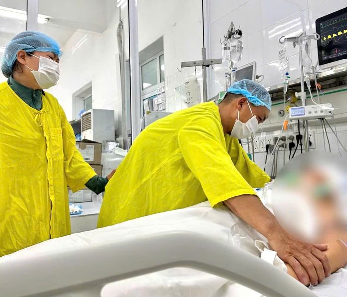 Gia đình đã chủ động liên hệ với các bác sĩ để thực hiện tâm nguyện hiến tạng của cô con gái nhỏ. Ảnh: BVCC