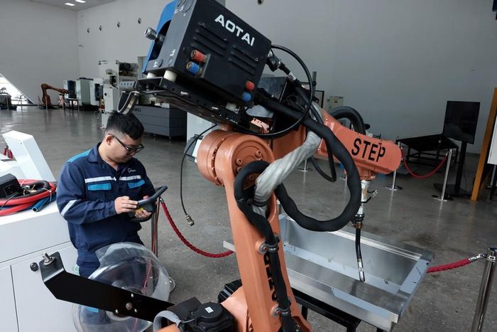 Automech - Nhà cung cấp hàng đầu giải pháp tự động hóa ngành cơ khí Việt Nam. Trong ảnh: Sản phẩm máy hàn tự động của Automech. Ảnh: Trần Việt - TTXVN