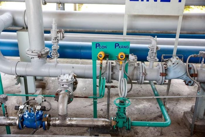 Hệ thống trạm phối trộn hiện đại của các doanh nghiệp đầu mối, sẵn sàng đáp ứng vượt nhu cầu tiêu thụ xăng E10 của thị trường toàn quốc.