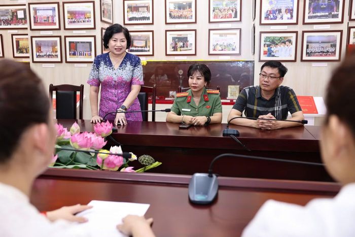 Kỳ thi năm nay, trên địa bàn phường có 2 điểm thi tại Trường trung học phổ thông Trần Phú-Hoàn Kiếm và Trường trung học cơ sở Ngô Sĩ Liên, với tổng số 63 phòng thi và 4 phòng thi dự phòng.