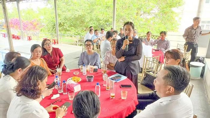 Doanh nghiệp nêu vấn đề tại chương trình.