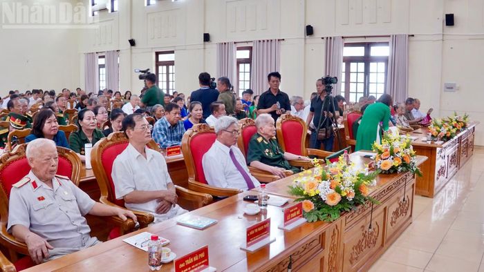Đại biểu dự lễ kỷ niệm.