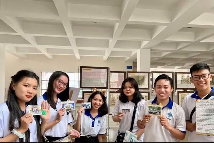 Các sinh viên ngành xã hội học, Đại học Cần Thơ tham gia Ngày Xã hội học Nam Bộ.