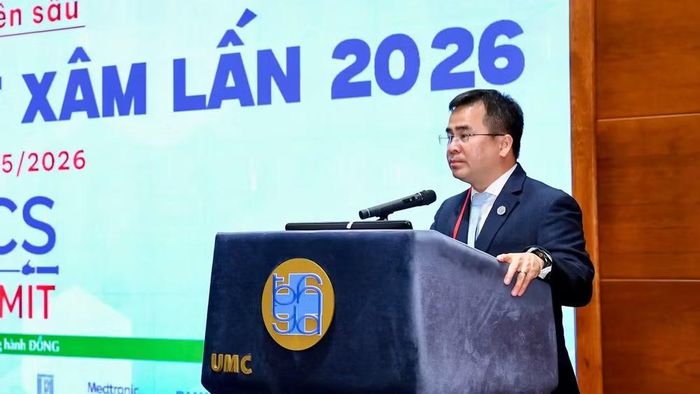 Phó Giáo sư, Tiến sĩ, bác sĩ Ngô Quốc Đạt, Hiệu trưởng Trường đại học Y dược Thành phố Hồ Chí Minh phát biểu.